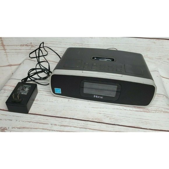 iHome Model Ip90 am/FM alarm Clock Radio For IPhones Docking Station - Picture 2 of 11